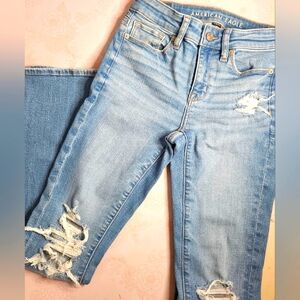 American Eagle High-rise stretch skinny kick back denim jeans. Size 0/ short.